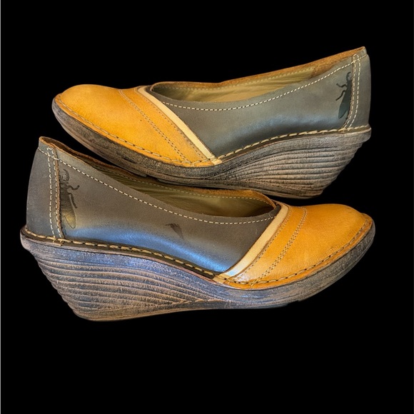 Fly London Women's Mustard and Gray Wedges with a band of Cream - Picture 3 of 8